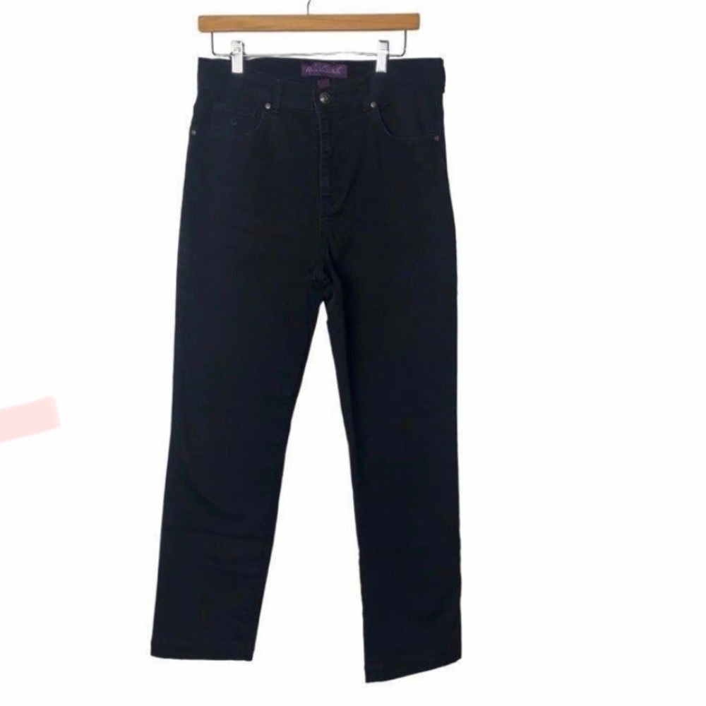 Womens Gloria Vanderbilt jeans 
Size 10
